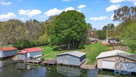 1511 Point Of Pines