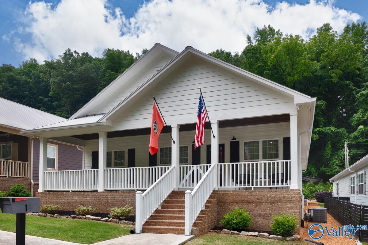 Image 1: 1521 Patterson Street, Guntersville, AL 35976