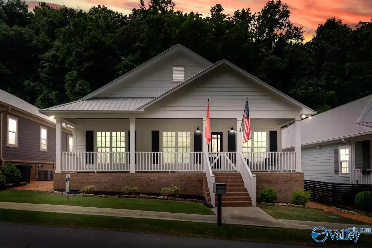 Image 1: 1521 Patterson Street, Guntersville, AL 35976