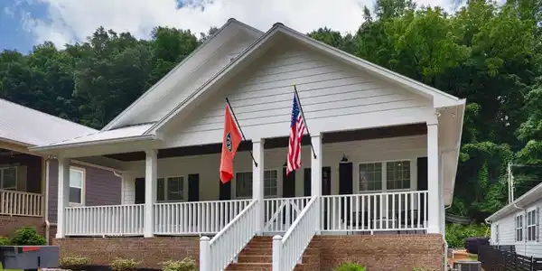 Image 2: 1521 Patterson Street, Guntersville, AL 35976