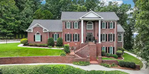 4016 Windsor Drive