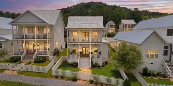 3184 Hardin Road