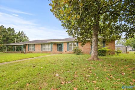 2323 Brookwood Drive SE