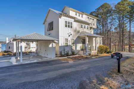 3329 Hardin Road