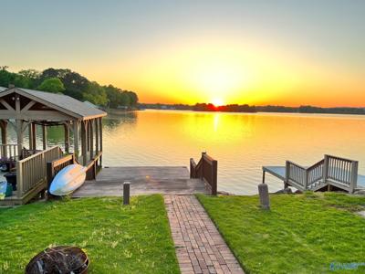 413 Lakepoint Drive