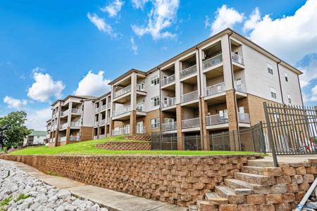 6122 Bay Village Drive