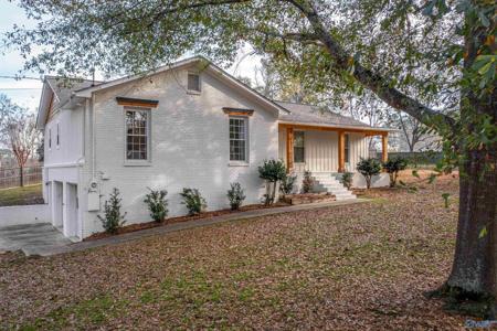 2281 Western Hills Drive E
