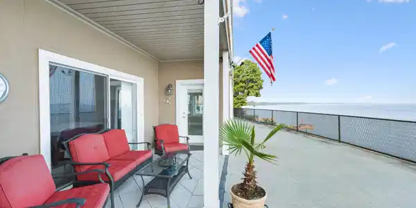 5590 Bay Village Drive