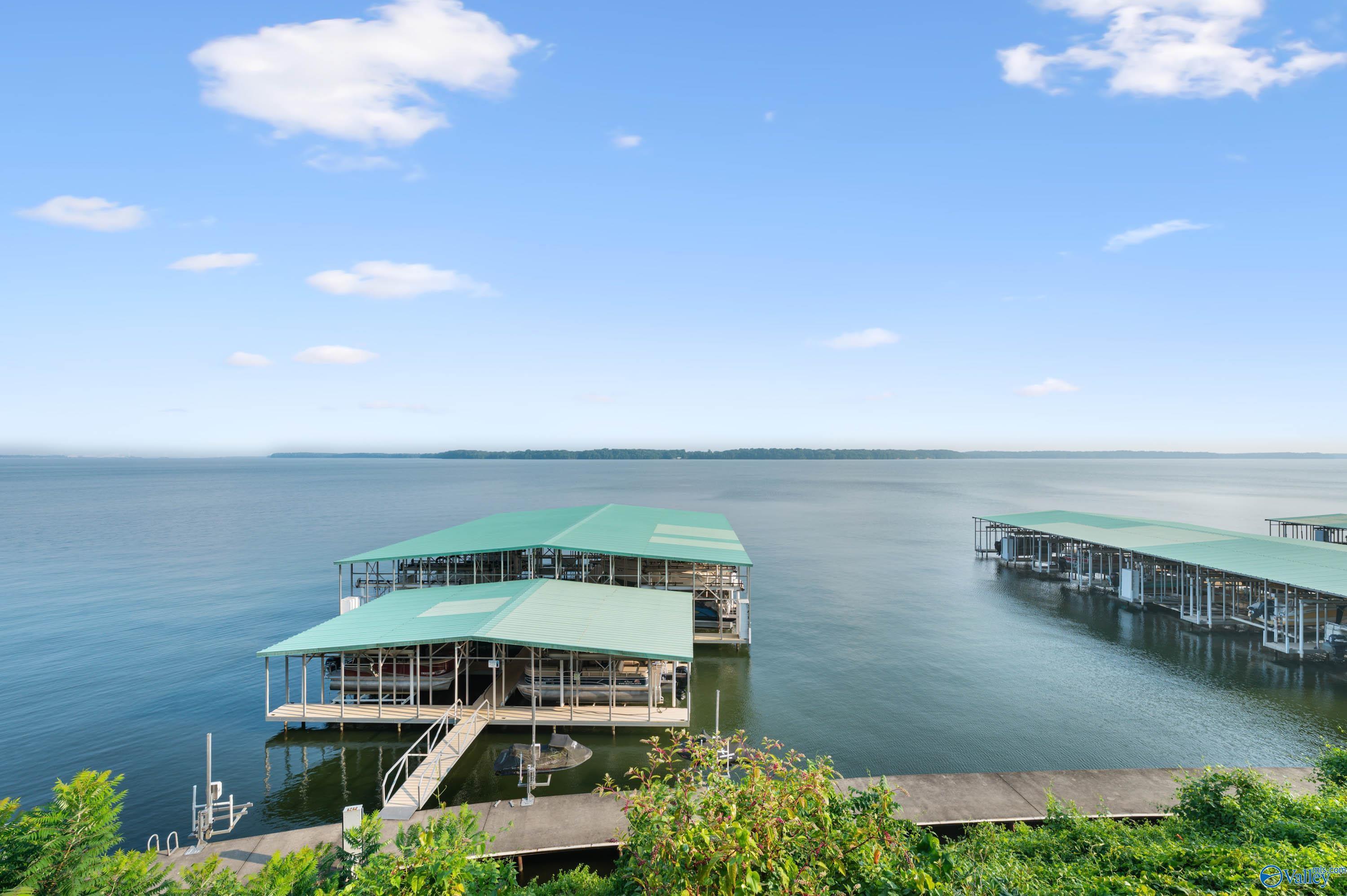 Image 2: You can see your boat slip from your condo