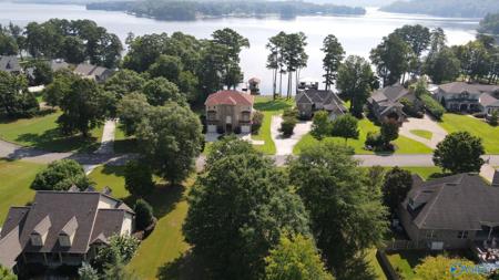 1 Peninsula Drive