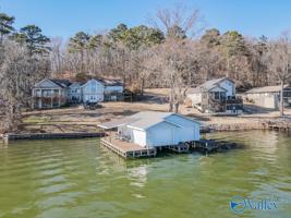 1091 Lake Blvd
