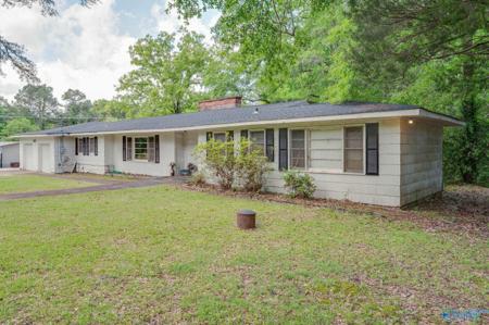 807 Howe Blvd