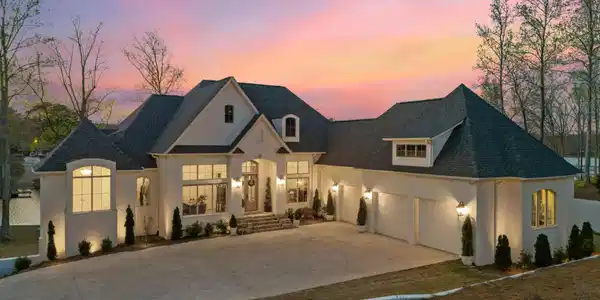 819 Bridgewater Drive