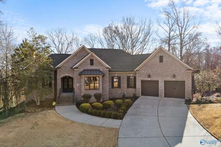 204 Ashlawn Court