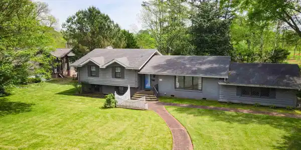 2336 Meadowbrook Road SE