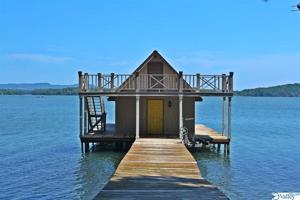 836 Lakeshore Drive