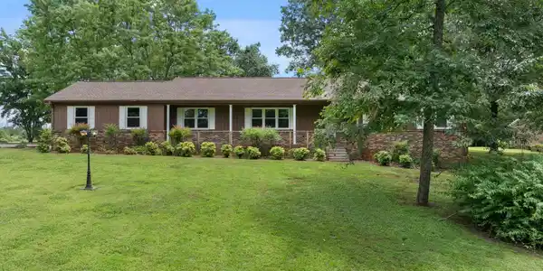 450 Ramblewood Drive