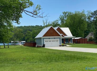233 Lake Blvd