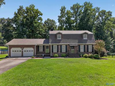 2410 Waid Circle N