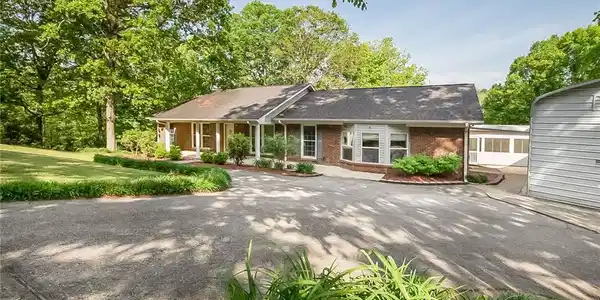 1620 East Shore Dr