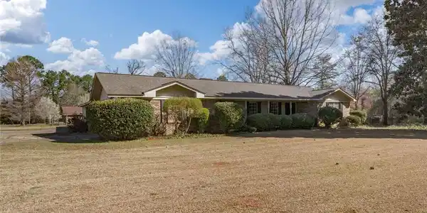 8732 Lodge Lane