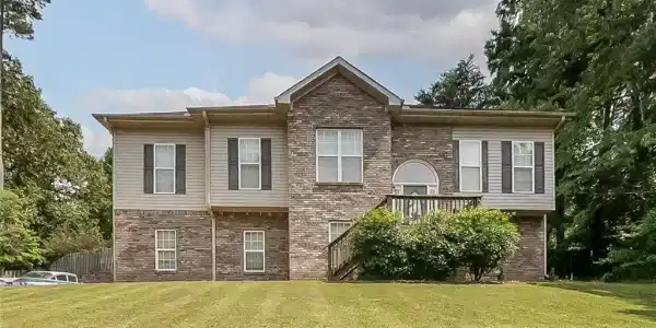 21201 Polly Circle