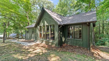 1704 Edgewater Court