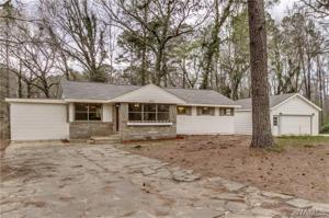 4504 Lakeshore Drive