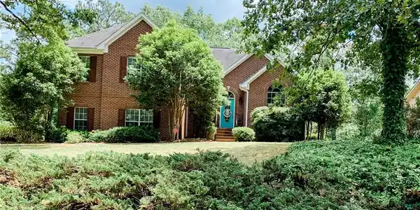 21231 Lakeview Drive