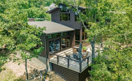 7003 Windward Avenue NE