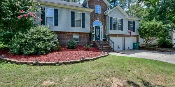 21387 Brenda Dr