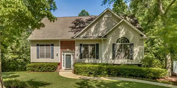 21196 Polly Circle