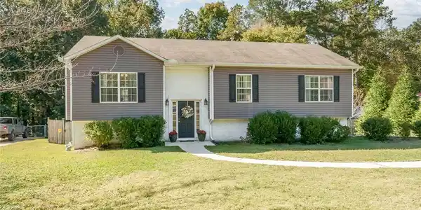 13818 Diane Dr.