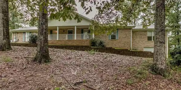 1690 UPPER LAKE Drive