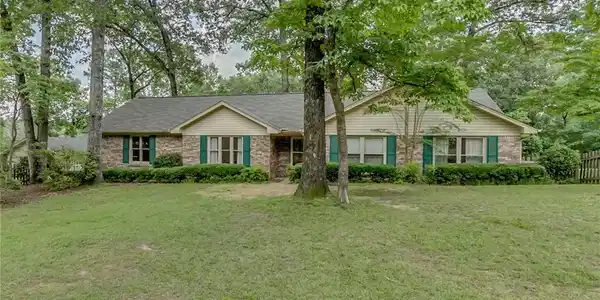 1927 Mountainbrook Drive