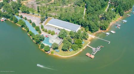 364 LAKESHORE DR