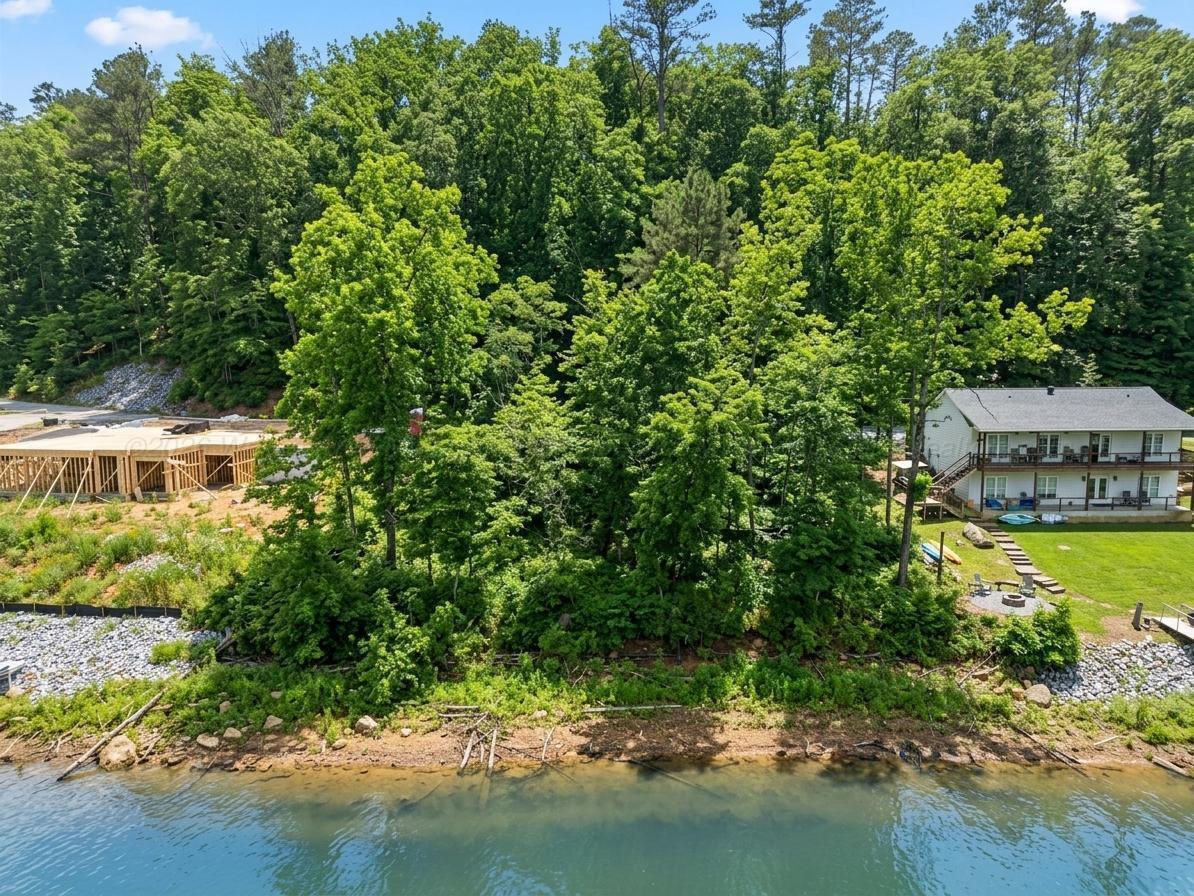 Image 2: 272 Northpointe Dr