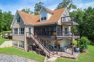 221 OAK LEAF Cir