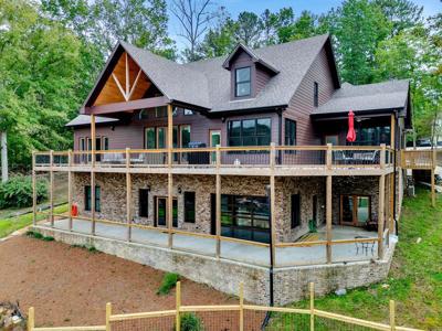 93 LAKEVIEW Dr