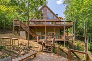 152 MATEKA Ln