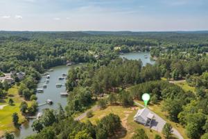1099 LAKESHORE Dr E