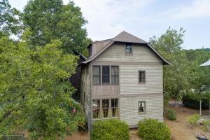 207 TURTLE POINT DR