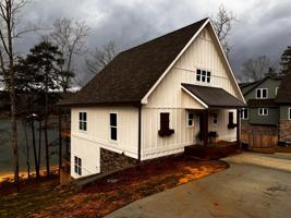52 KINGFISHER LANE