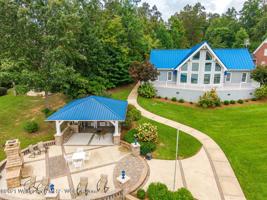 739 Pointe Dr S