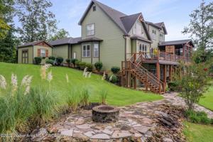 241 BROWN Ln