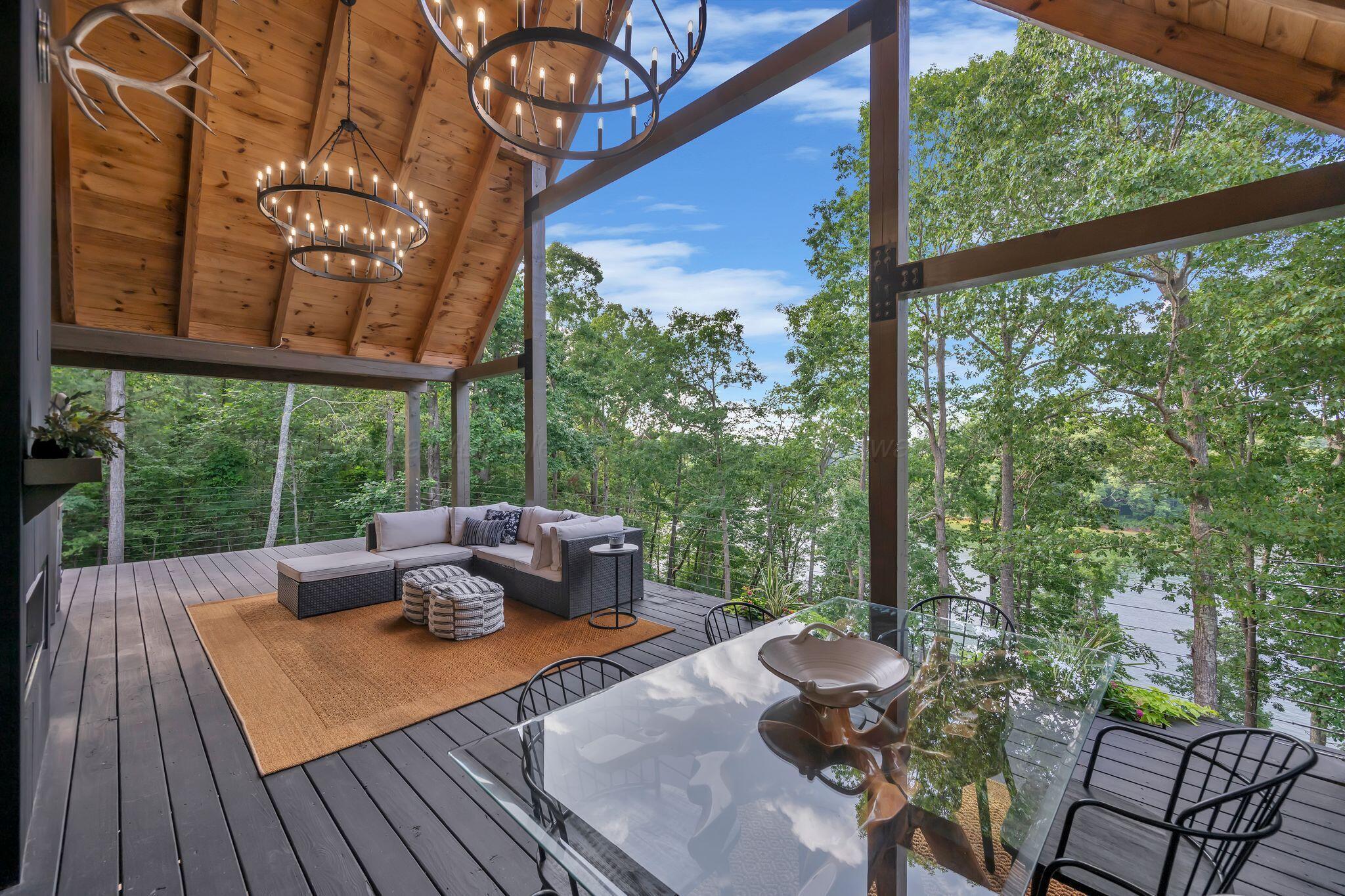 Image 3: Covered Porch