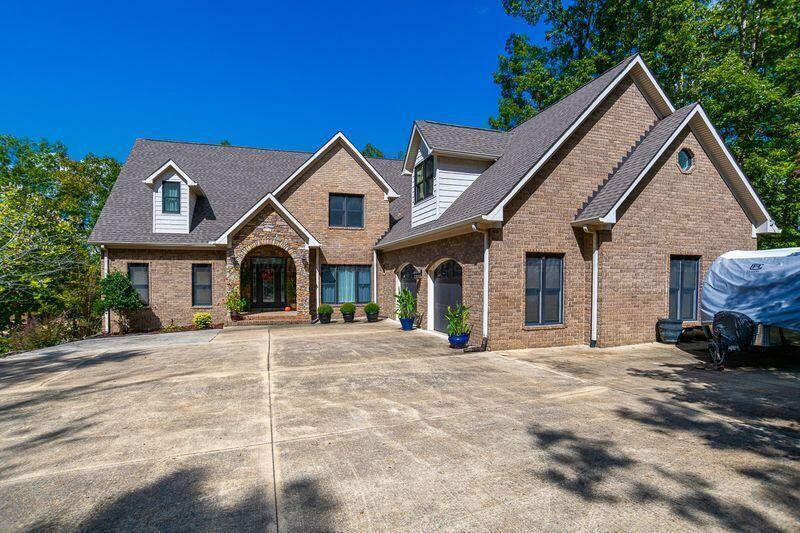 Image 3: Front of Home