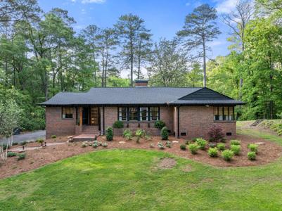 400 N CREST CIRCLE