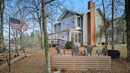 201 STONEBROOK COVE Dr