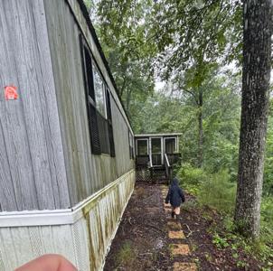 211 MAULDIN Ln